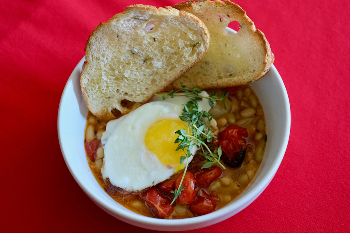 Stewed White Beans with Tomatoes
